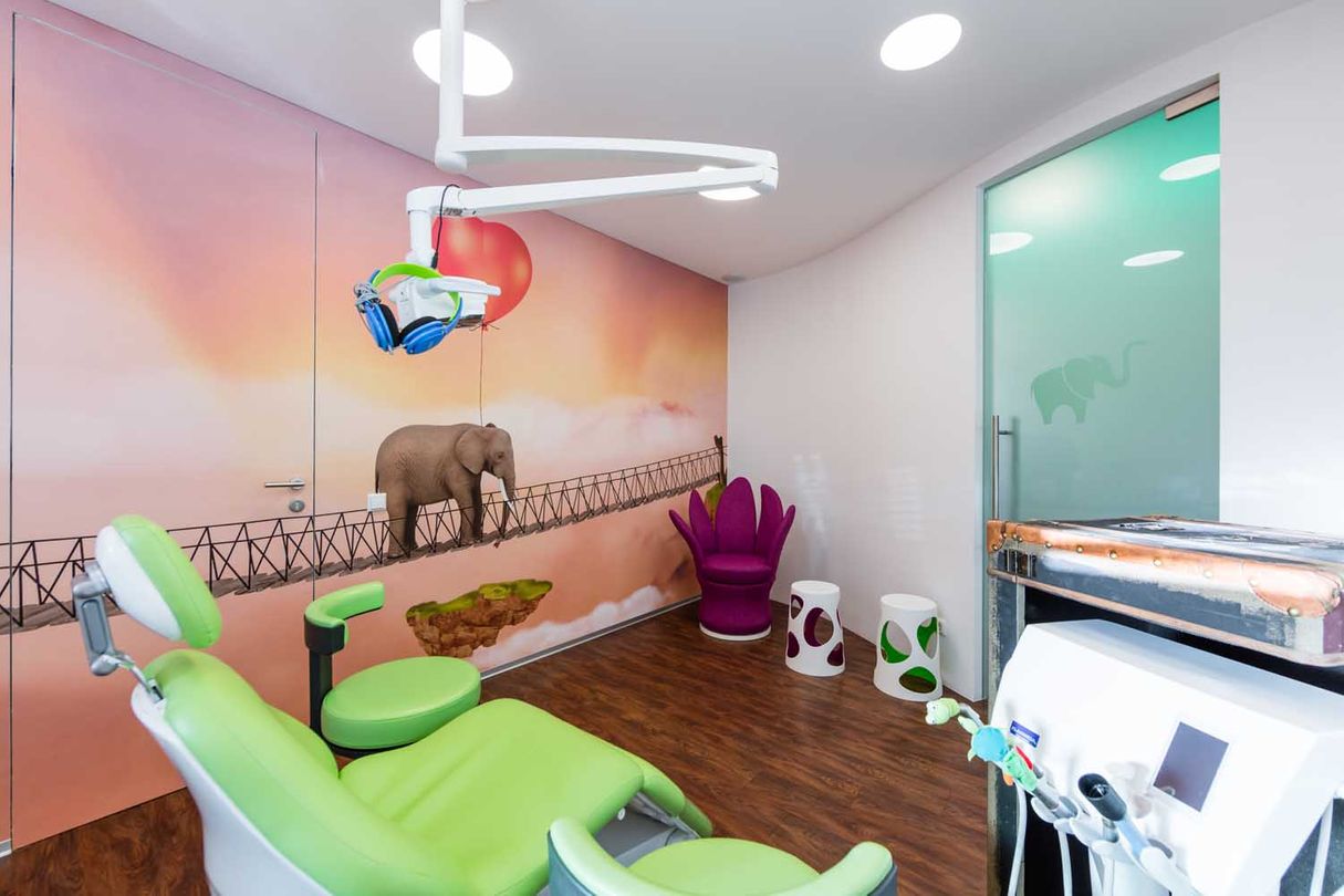 Kindgerechter Behandlungsraum bei Dentalkids
